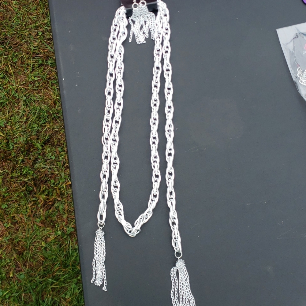 Silver scarf necklace/earring set